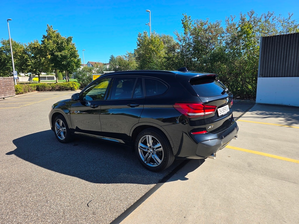 BMW X1 20i xDrive SAG-image-4