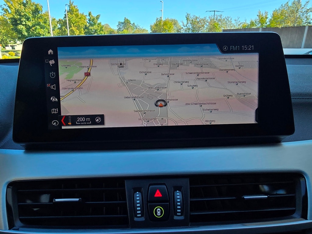 BMW X1 20i xDrive SAG-image-19