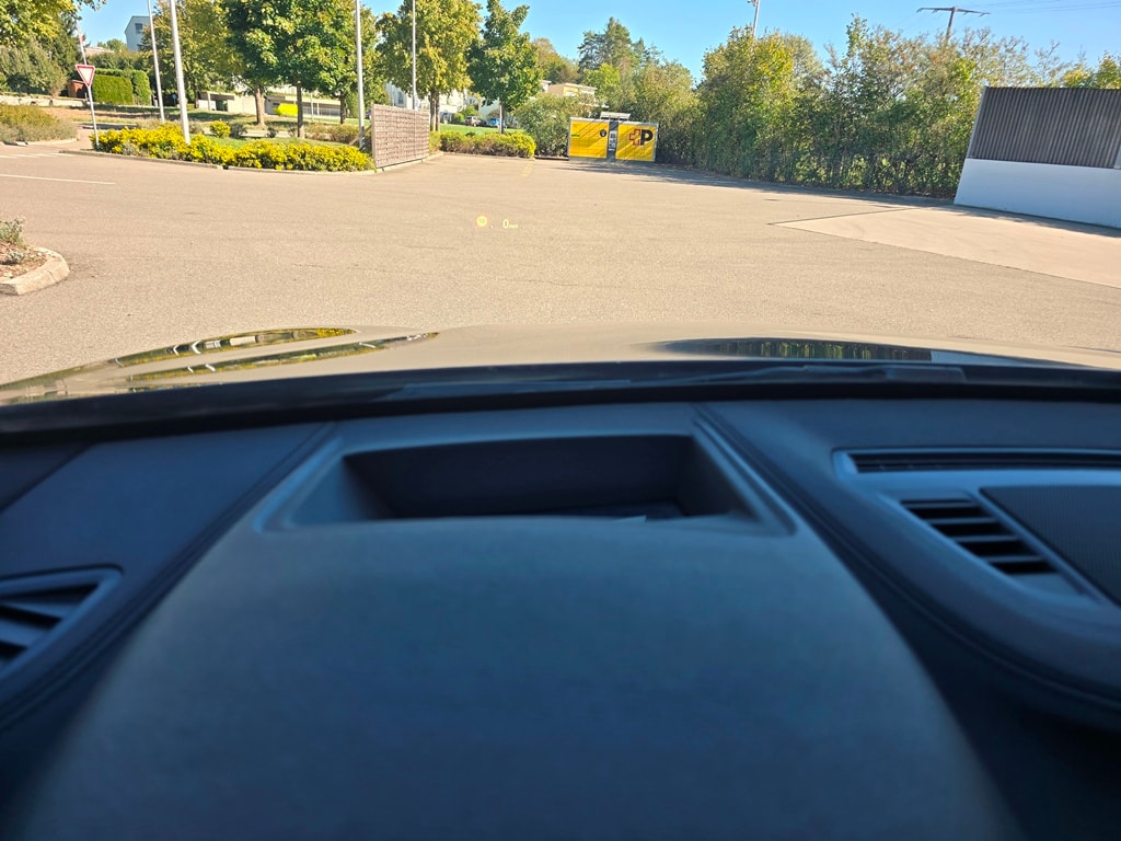 BMW X1 20i xDrive SAG-image-21
