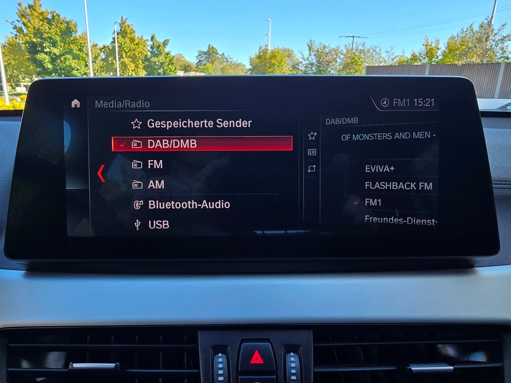 BMW X1 20i xDrive SAG-image-20