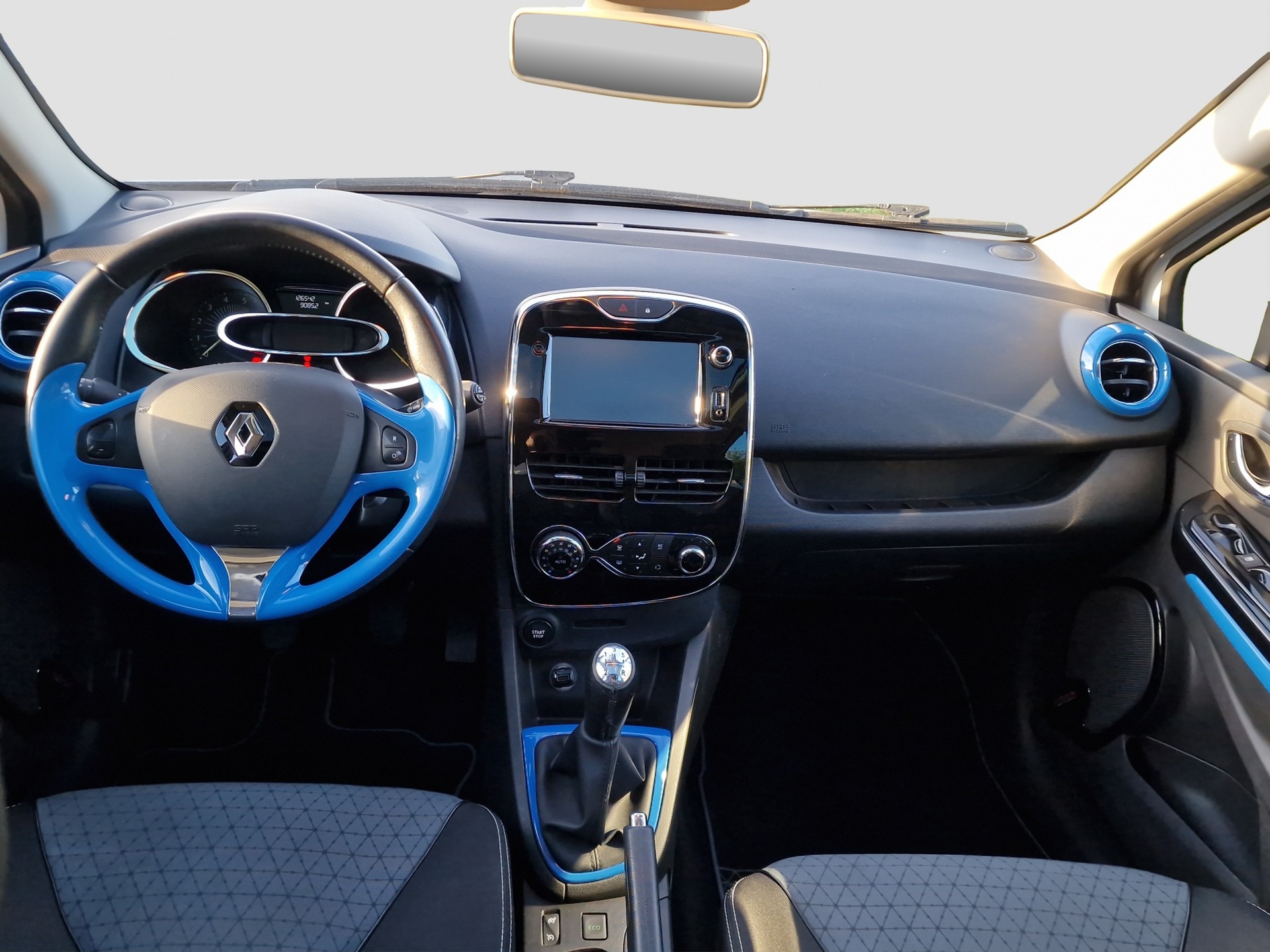RENAULT Clio 1.5 dCi Dynamique ** Frisch ab MFK ** Zahnriemen & WP neu ** Panoramadach ** Anhängerkupplung ** Keyless **-image-11