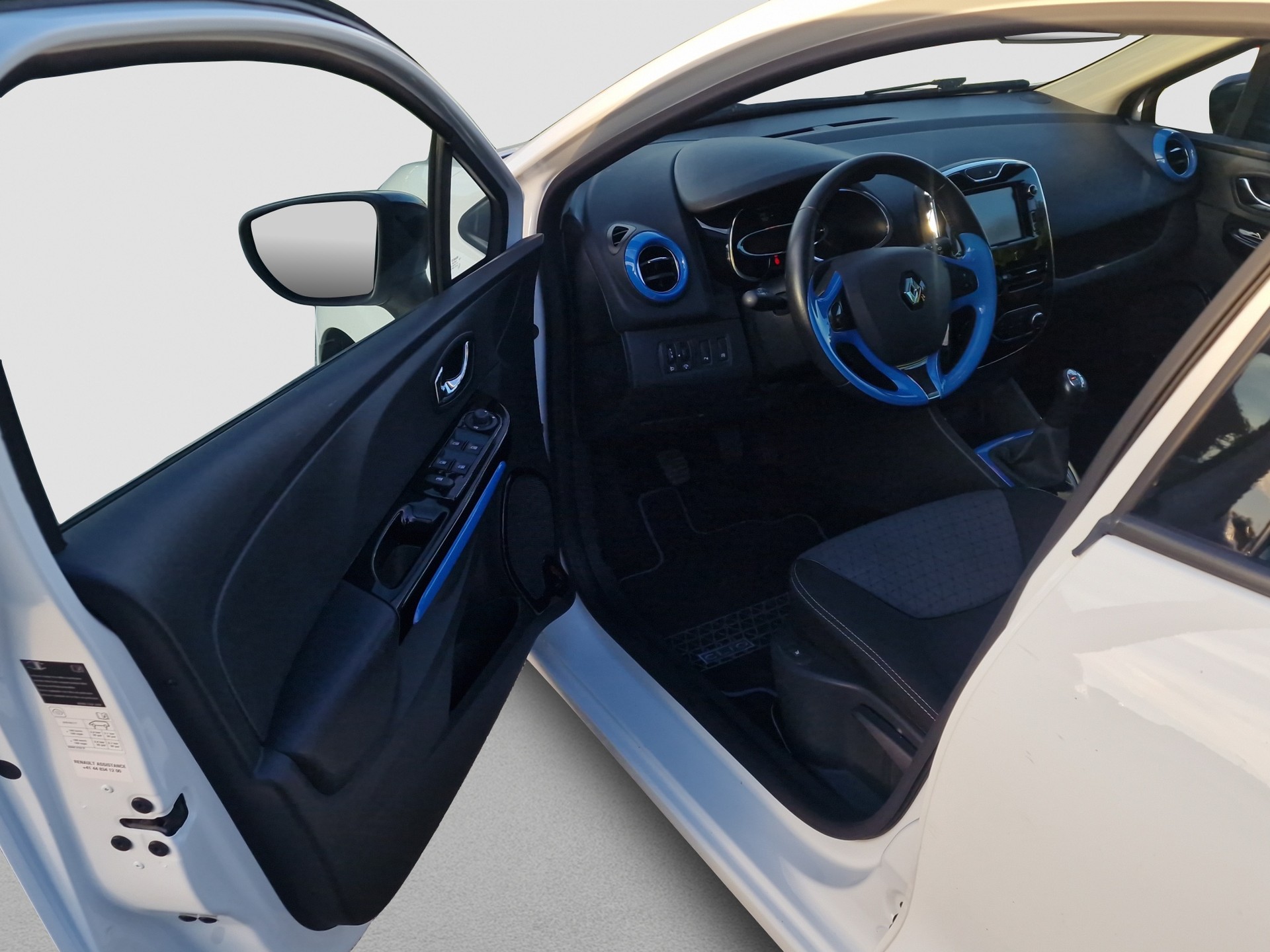 RENAULT Clio 1.5 dCi Dynamique ** Frisch ab MFK ** Zahnriemen & WP neu ** Panoramadach ** Anhängerkupplung ** Keyless **-image-7
