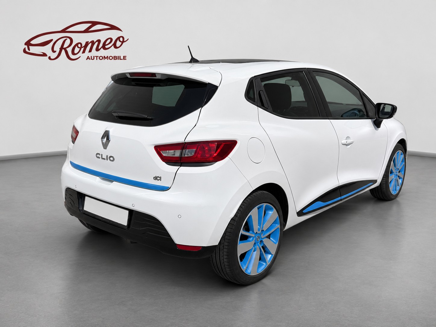 RENAULT Clio 1.5 dCi Dynamique ** Frisch ab MFK ** Zahnriemen & WP neu ** Panoramadach ** 8-fach bereift ** Keyless **-image-1