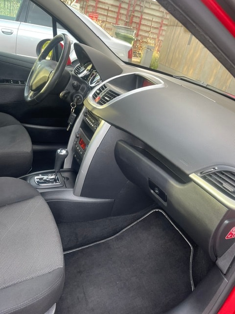 PEUGEOT 207 1.6 16V Sport Automatic-image-23