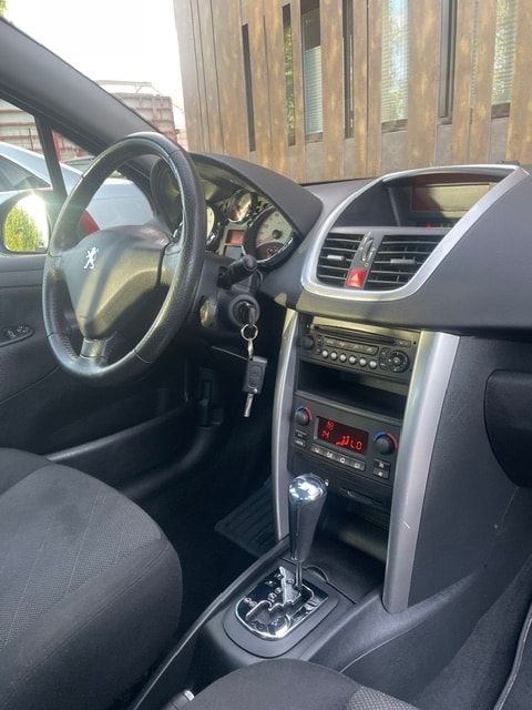 PEUGEOT 207 1.6 16V Sport Automatic-image-21