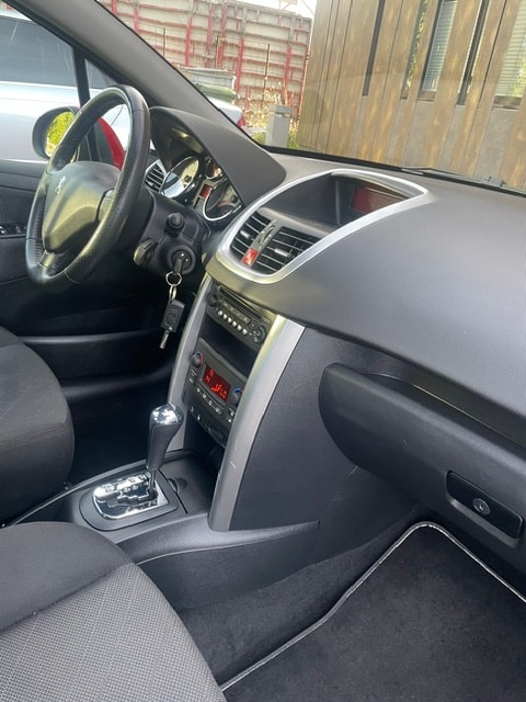 PEUGEOT 207 1.6 16V Sport Automatic-image-22