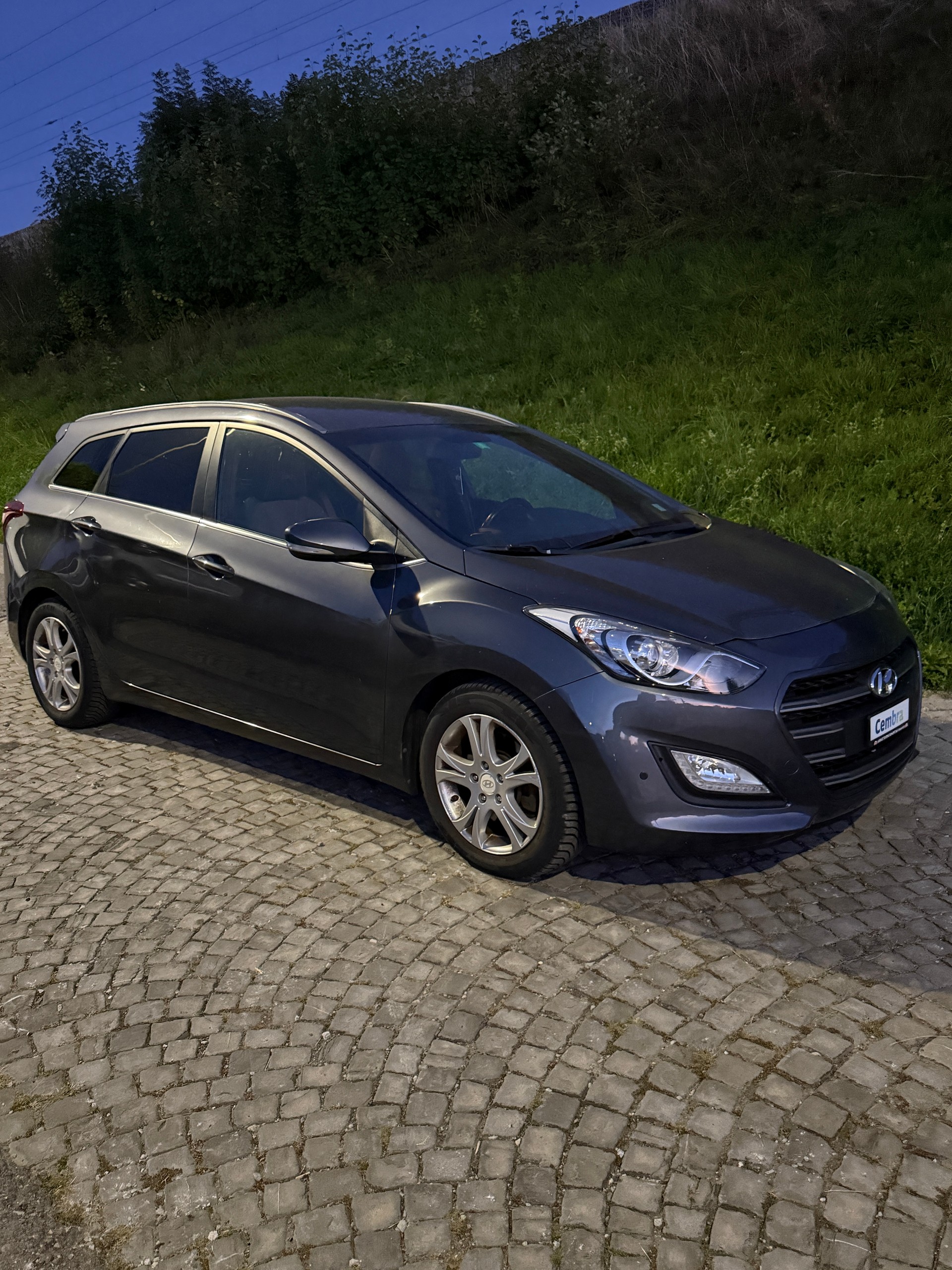 HYUNDAI i30 Wagon 1.6 CRDi Vertex Automatic DCT-image-2