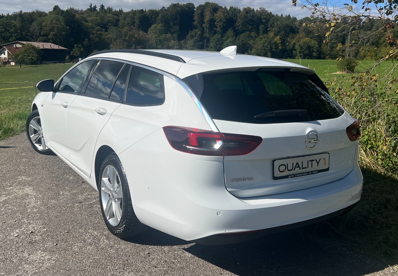 OPEL Insignia 1.6 CDTI Sports Tourer Excellence Automatic-image-3