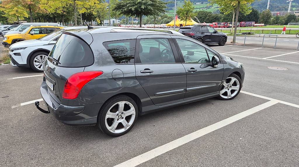 PEUGEOT 308 SW 2.0 HDI Business Automatic-image-4