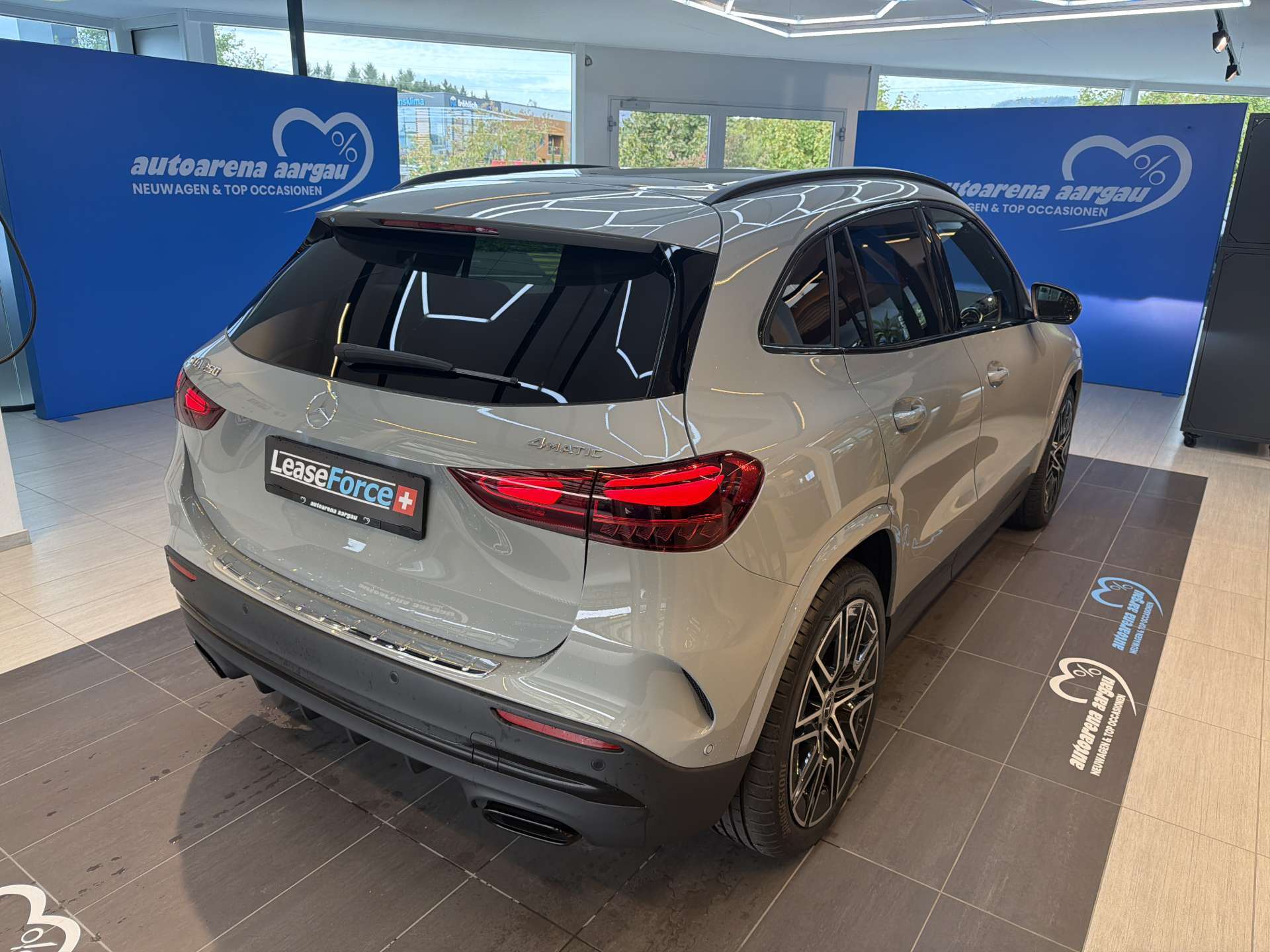 MERCEDES-BENZ GLA 250 4Matic AMG Line Advances Plus DCT-Automat-showroom-element-2
