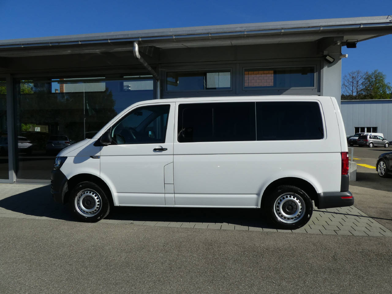 VW T6 Kombi 3000 2.0 TDI 102 Entry-image-7