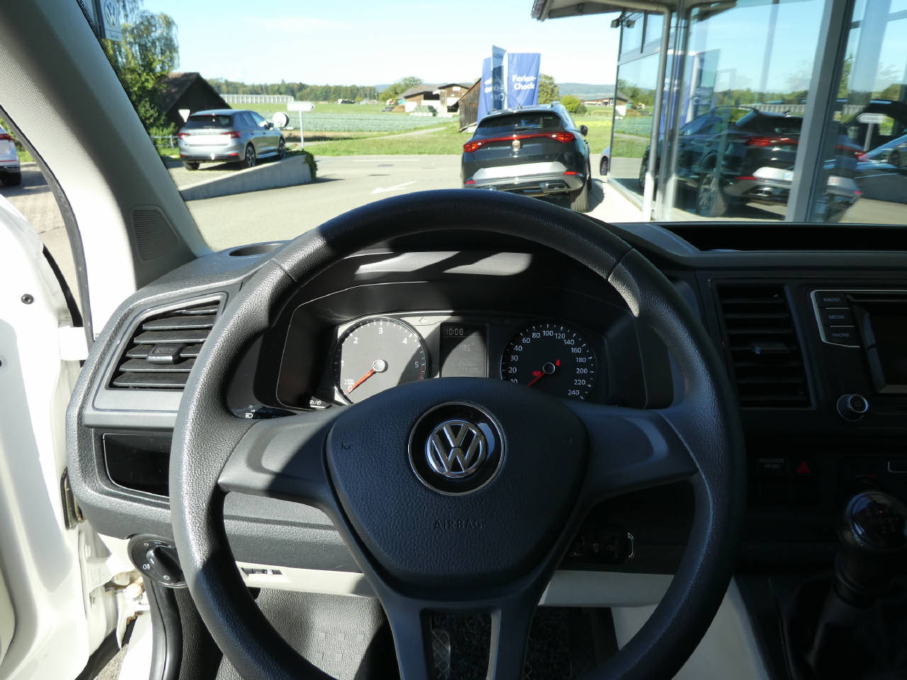 VW T6 Kombi 3000 2.0 TDI 102 Entry-image-14