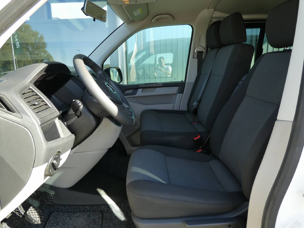 VW T6 Kombi 3000 2.0 TDI 102 Entry-image-8