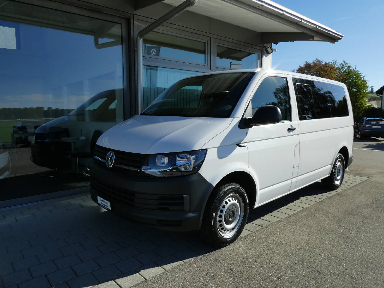 VW T6 Kombi 3000 2.0 TDI 102 Entry-image-1