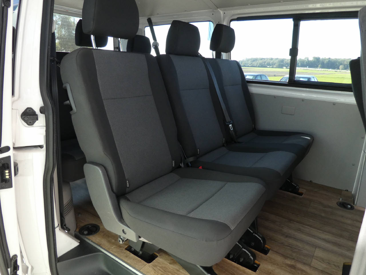 VW T6 Kombi 3000 2.0 TDI 102 Entry-image-11