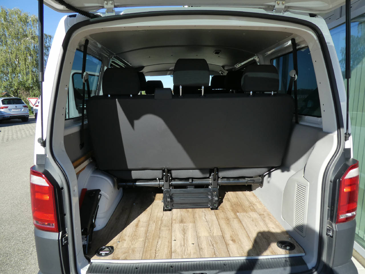 VW T6 Kombi 3000 2.0 TDI 102 Entry-image-15