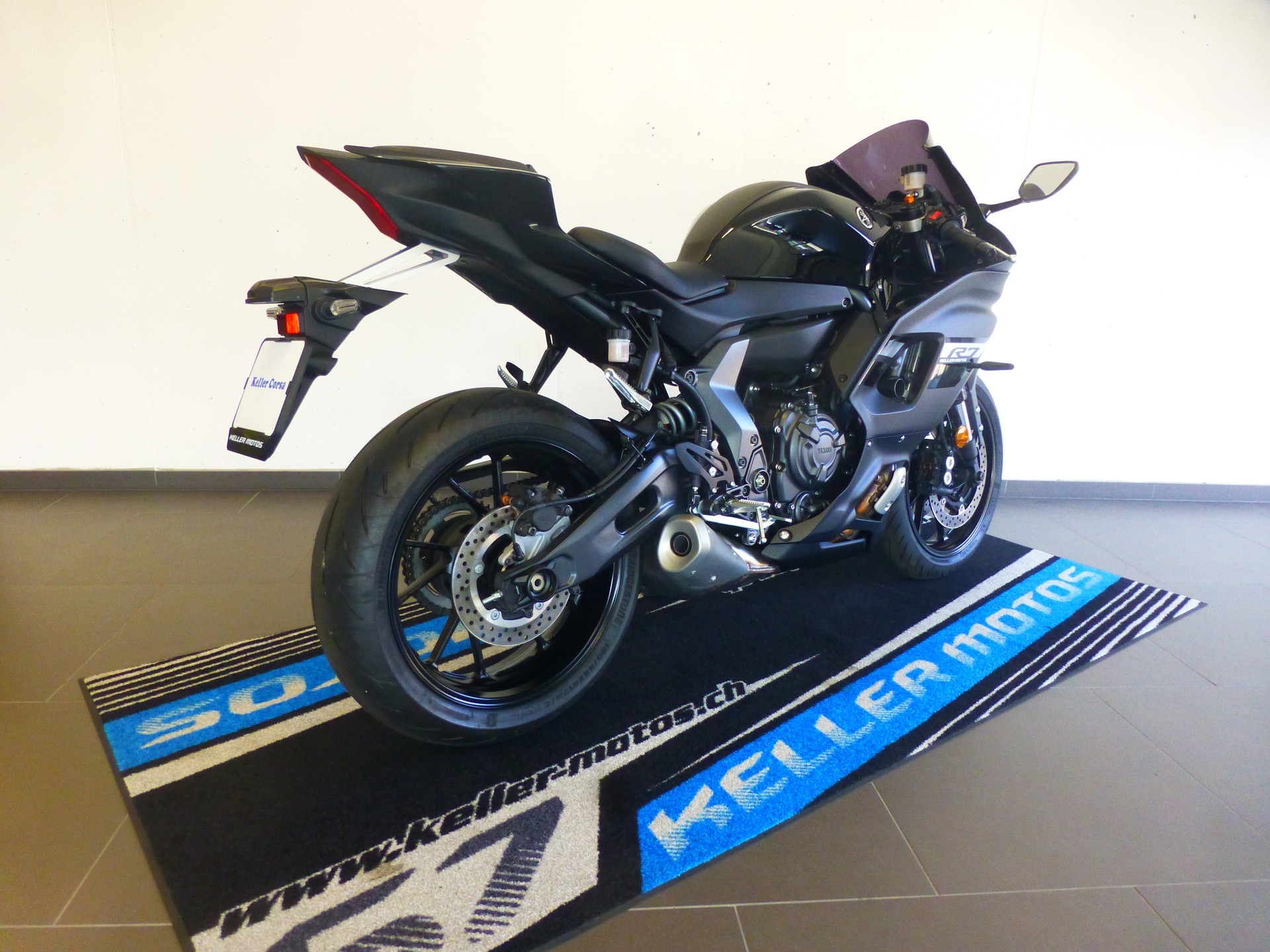YAMAHA YZF-R7 (35kW)-showroom-element-3