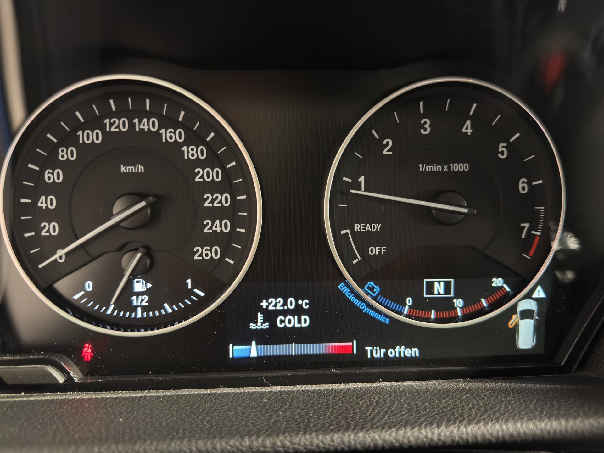BMW 220i Gran Tourer F46-image-12