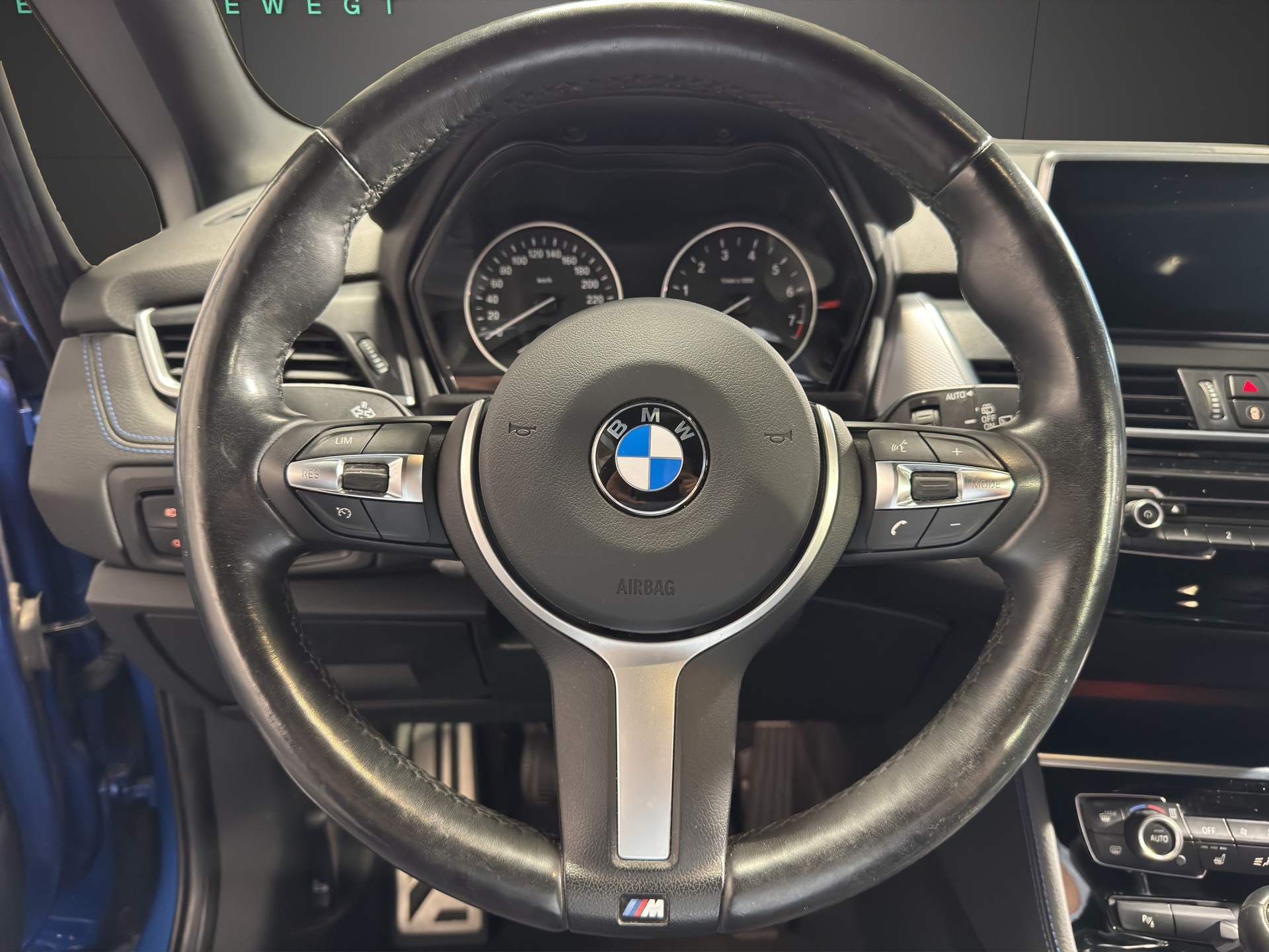 BMW 220i Gran Tourer F46-image-13