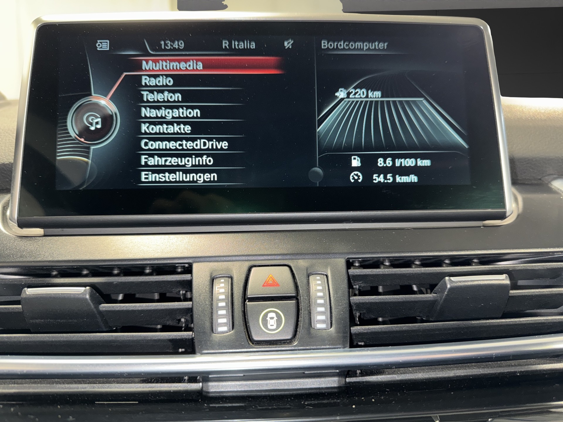 BMW 220i Gran Tourer F46-image-8