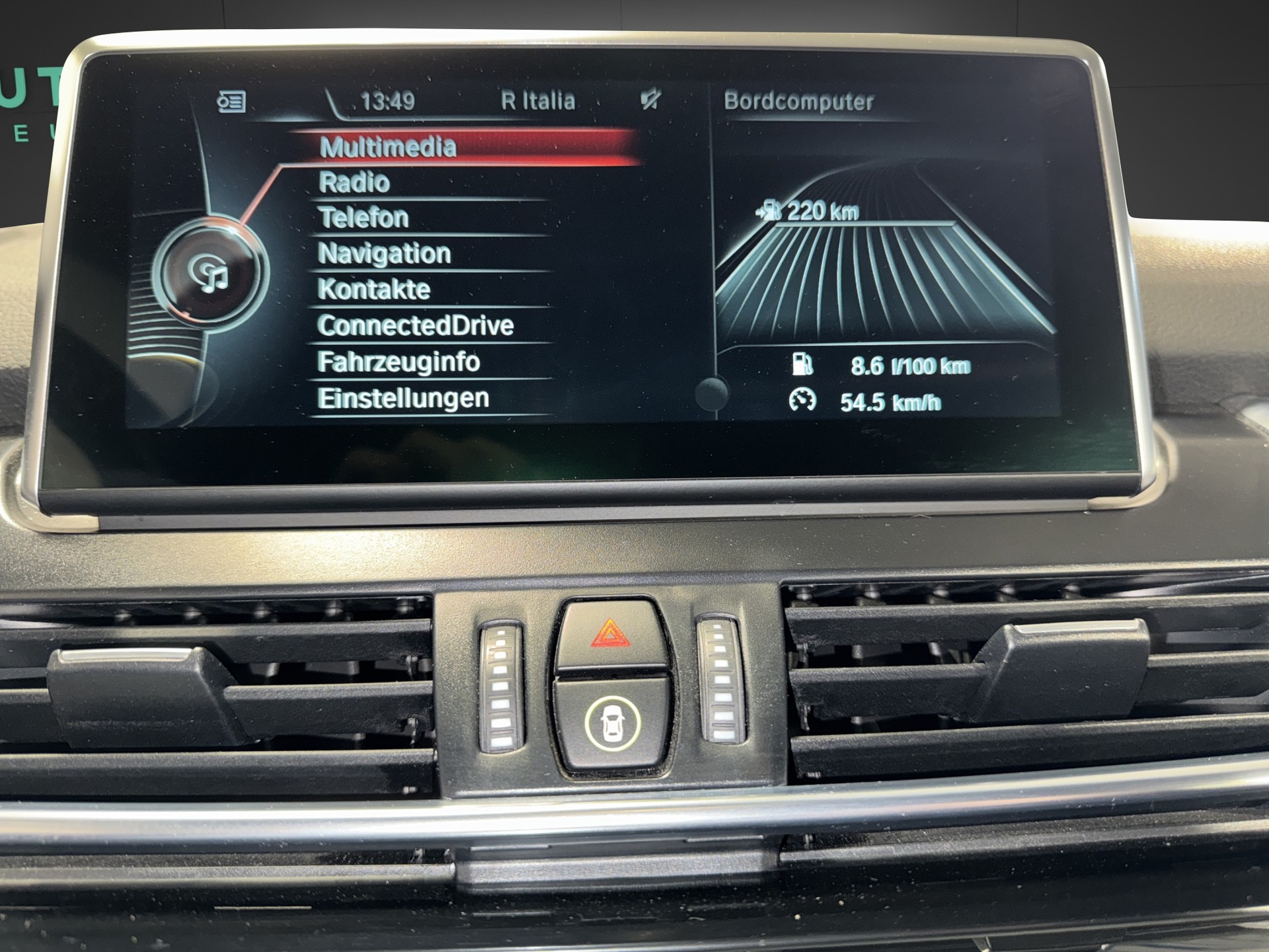 BMW 220i Gran Tourer F46-image-8