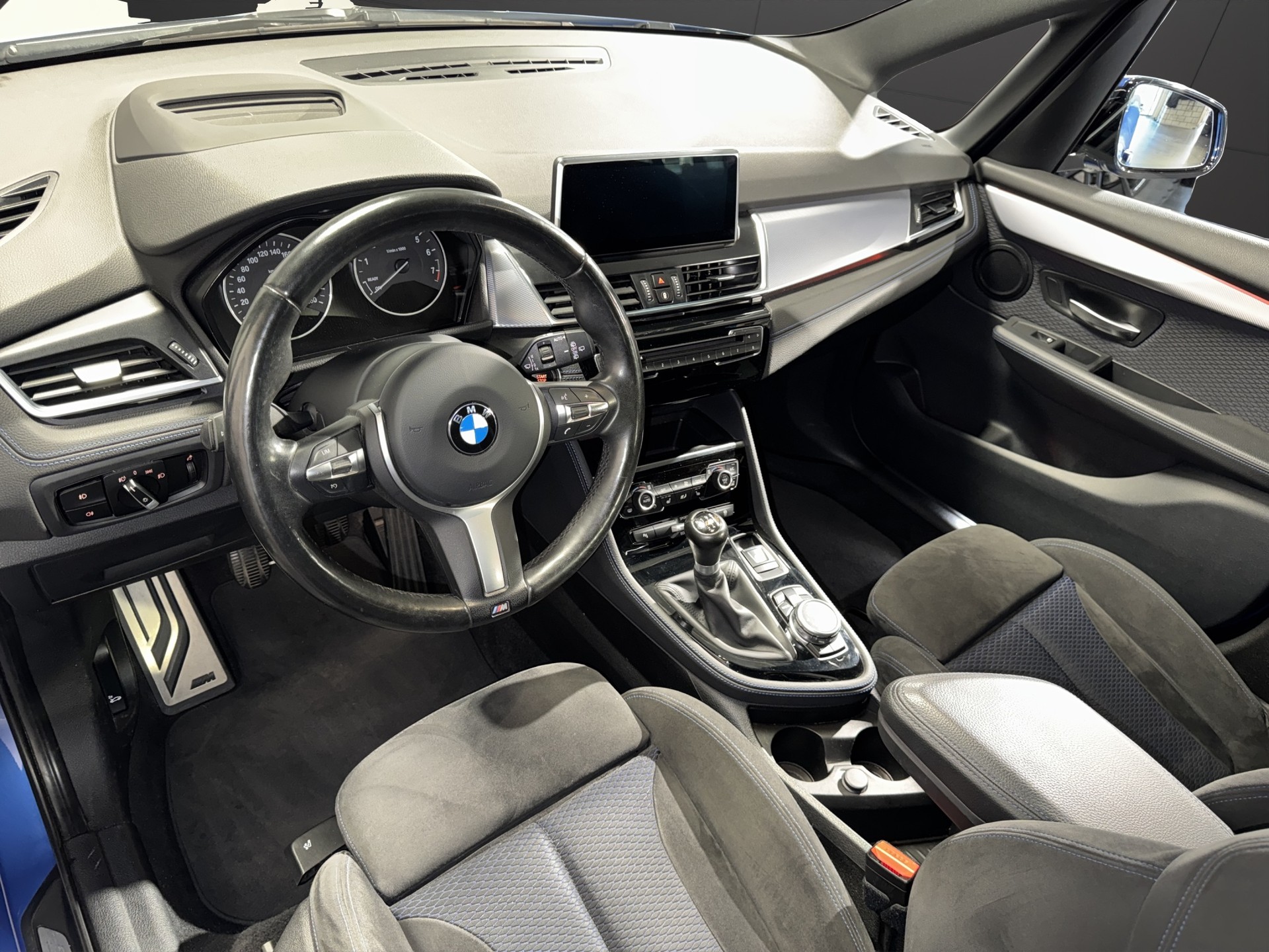 BMW 220i Gran Tourer F46-image-7