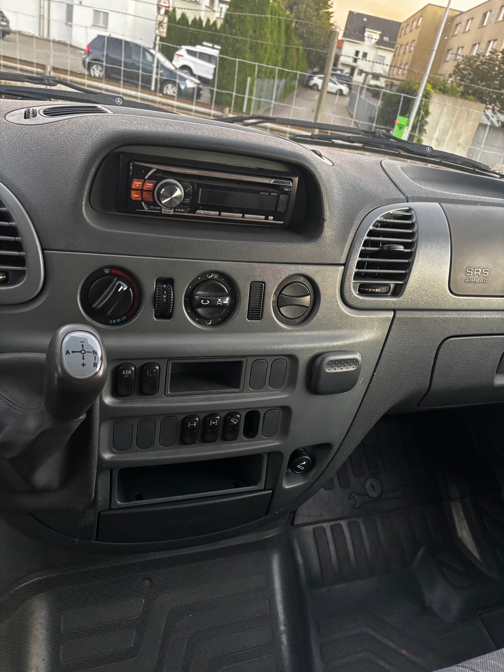 MERCEDES-BENZ Sprinter 413 CDI 4x4-image-9