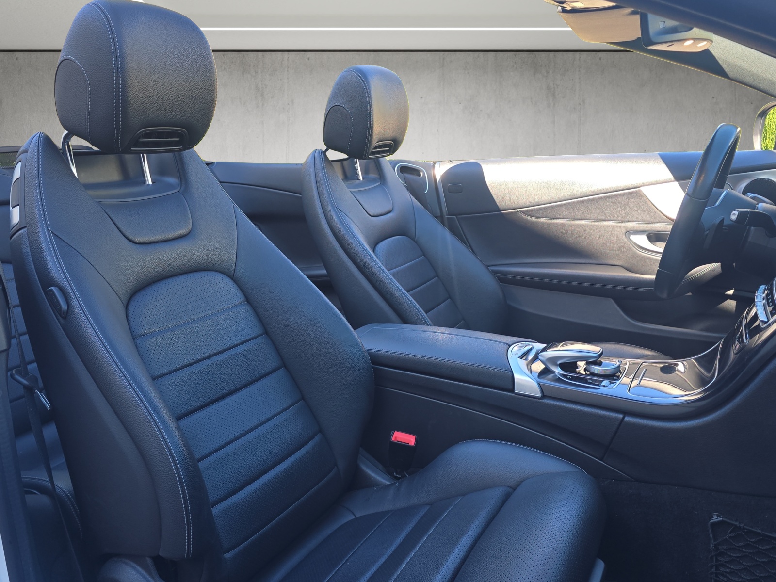 MERCEDES-BENZ C 180 Cabriolet-image-9