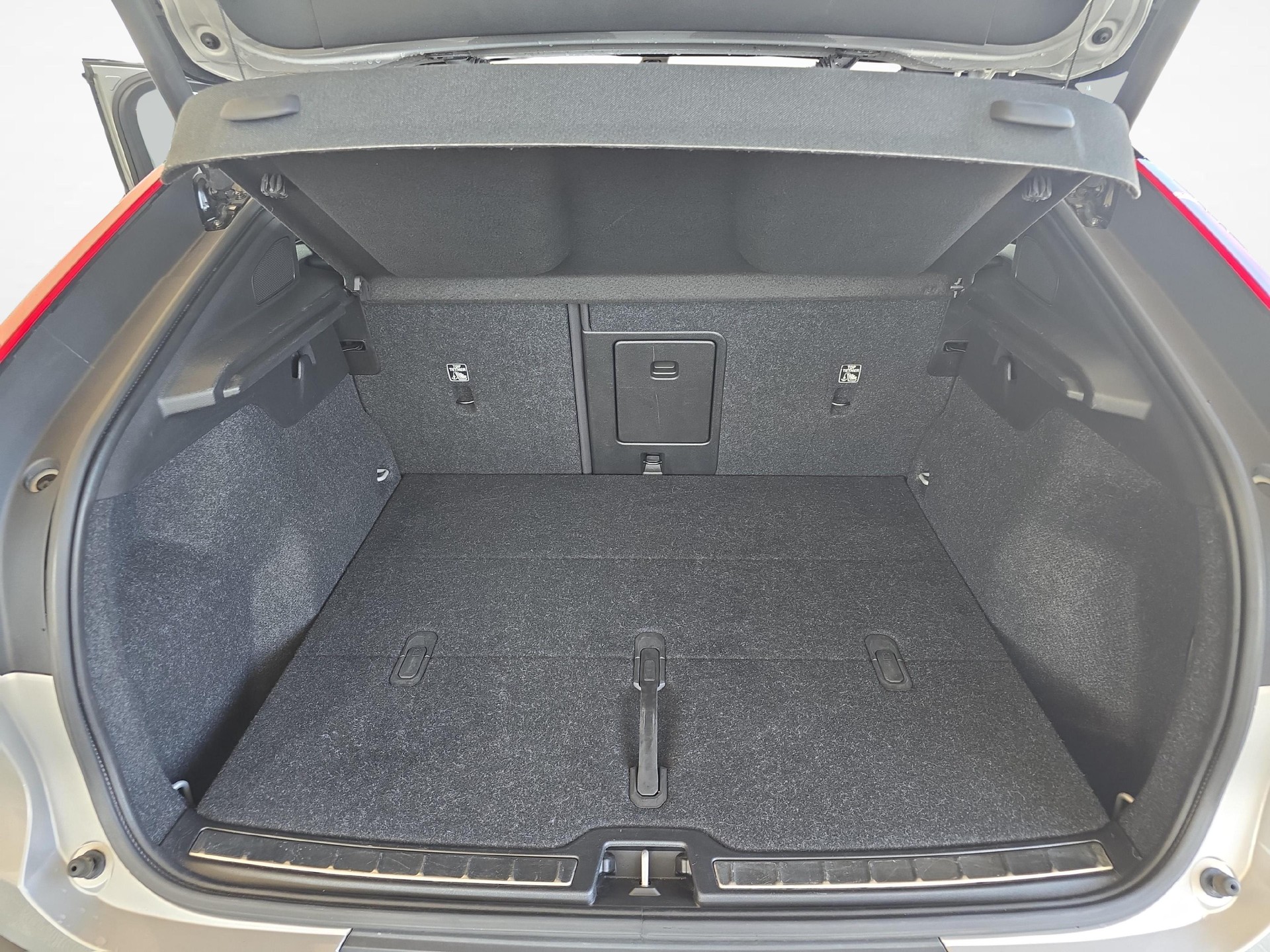 VOLVO C40 P8 Twin Recharge AWD-image-12