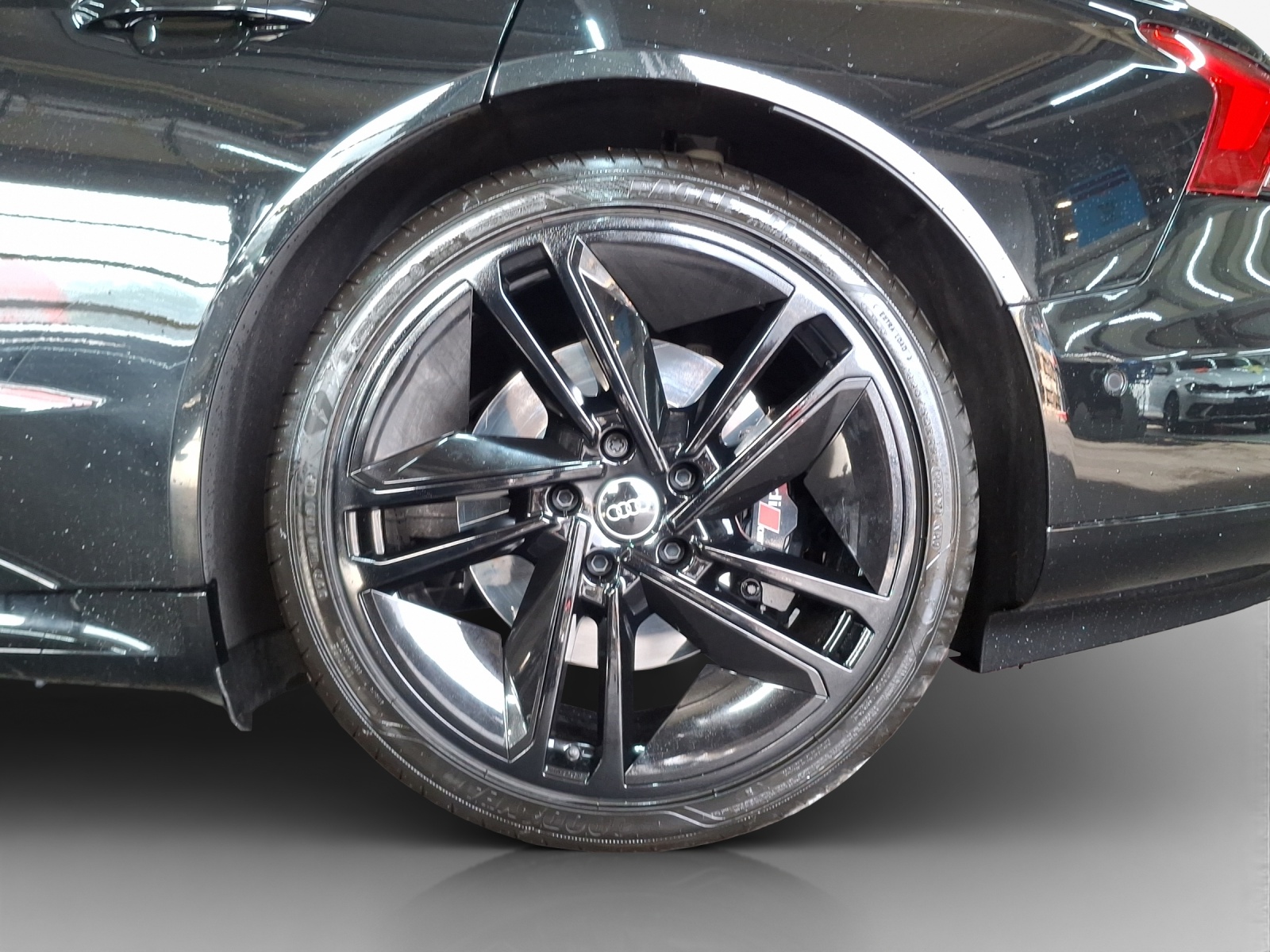 AUDI e-tron GT quattro-image-13