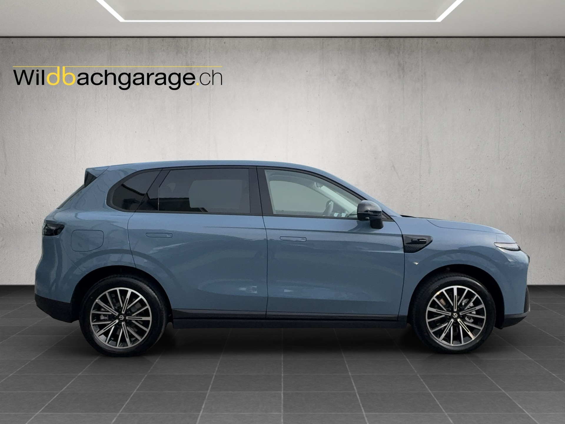 LEAPMOTOR B10 EV-image-5