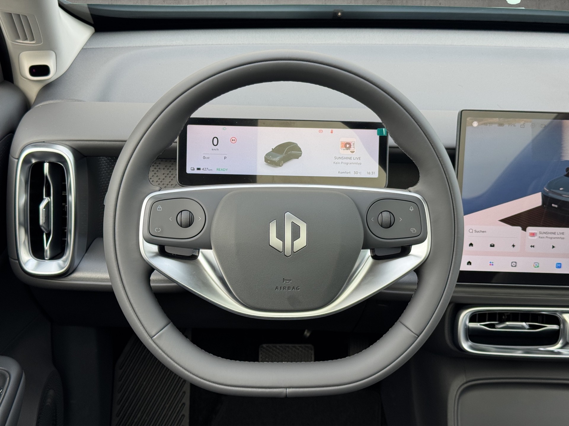 LEAPMOTOR B10 EV-image-10