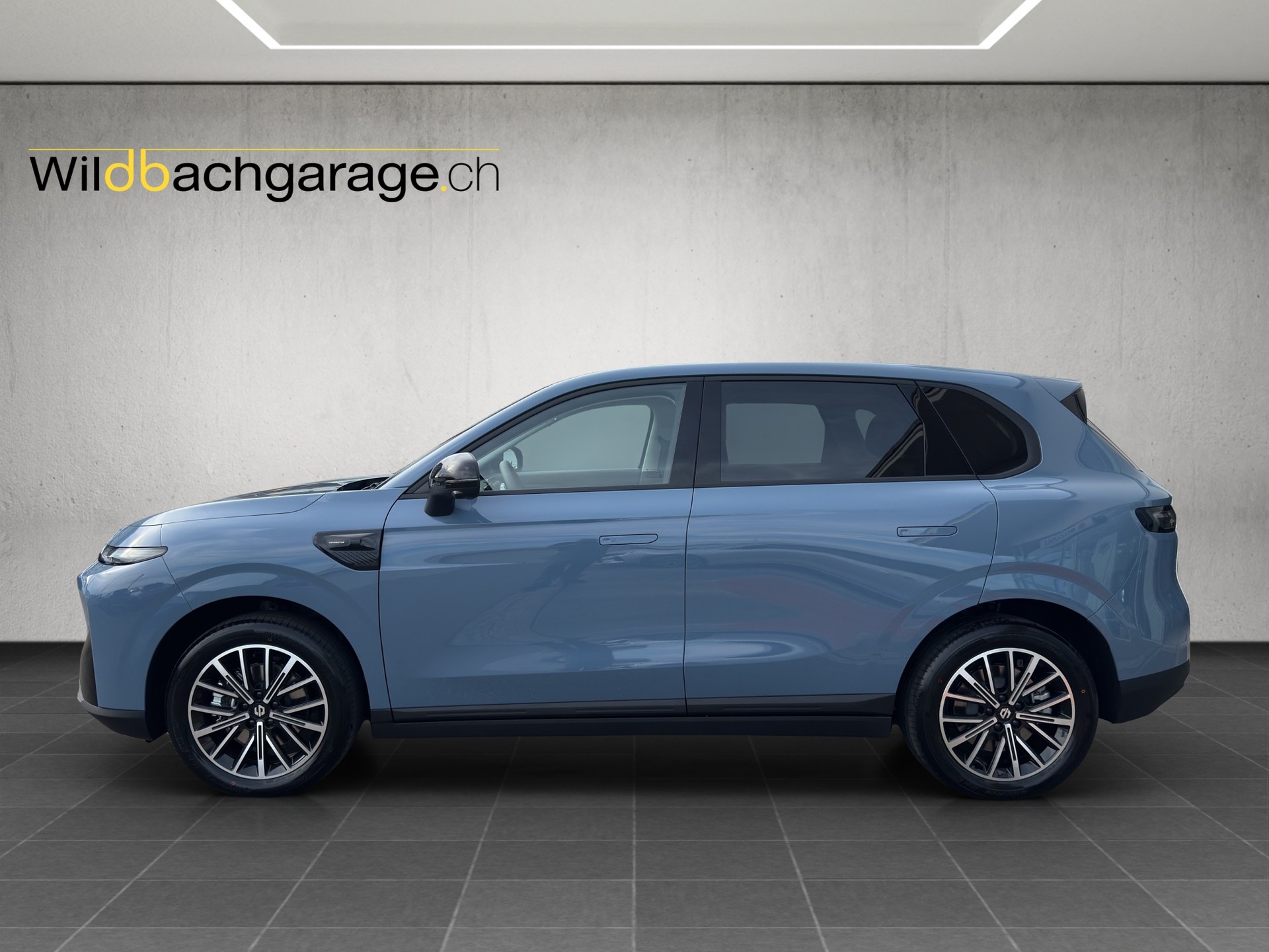 LEAPMOTOR B10 EV-image-1