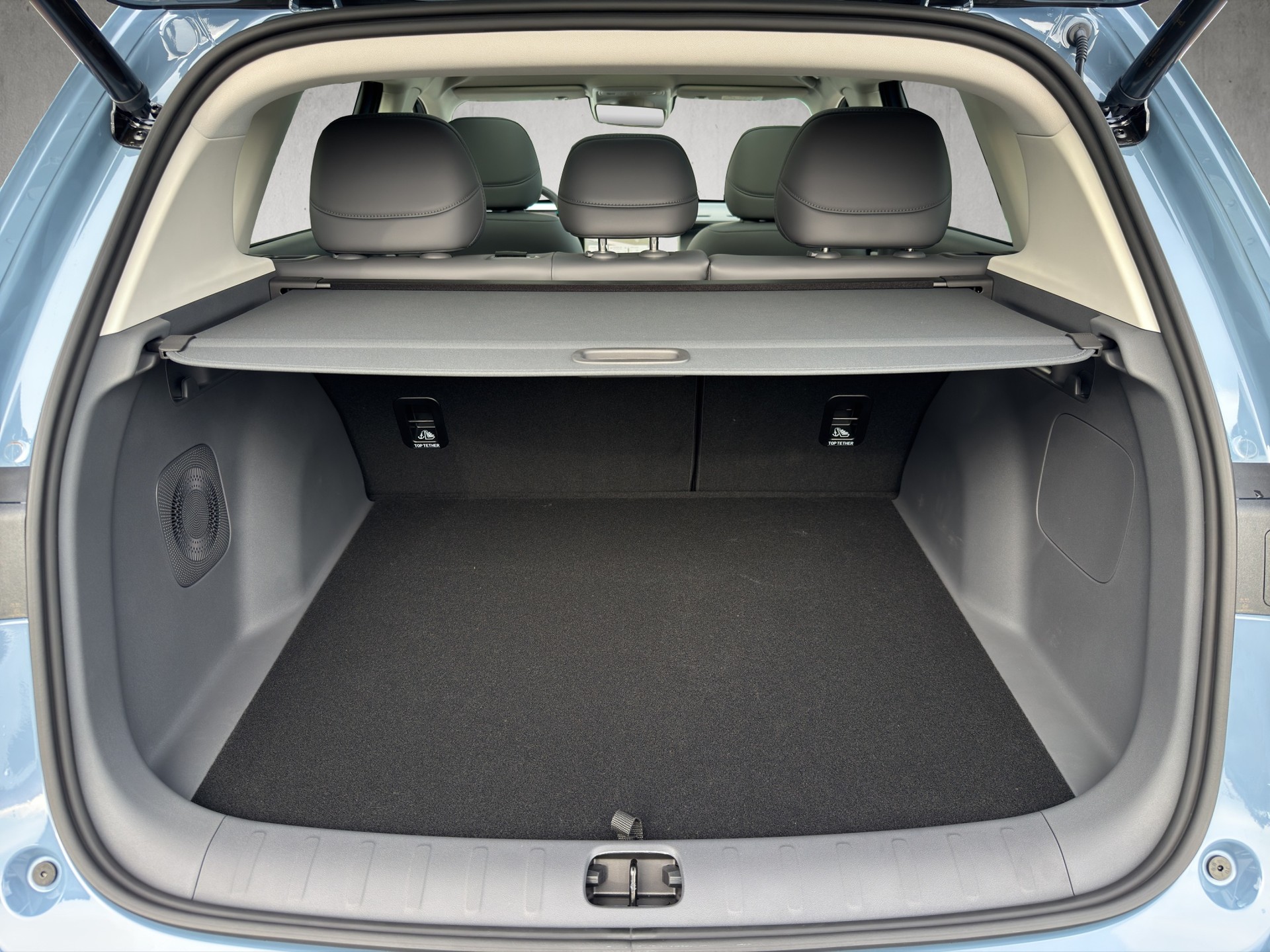 LEAPMOTOR B10 EV-image-14