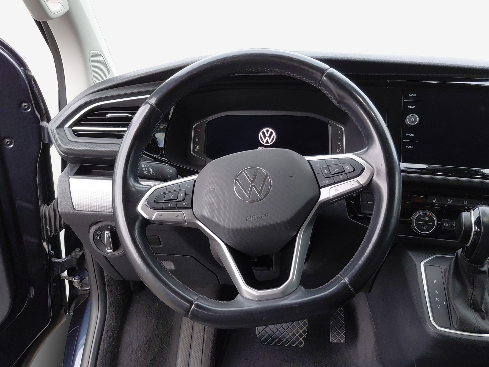 VW T6.1 Multivan 2.0 Bi-TDI Generation Six DSG-image-9