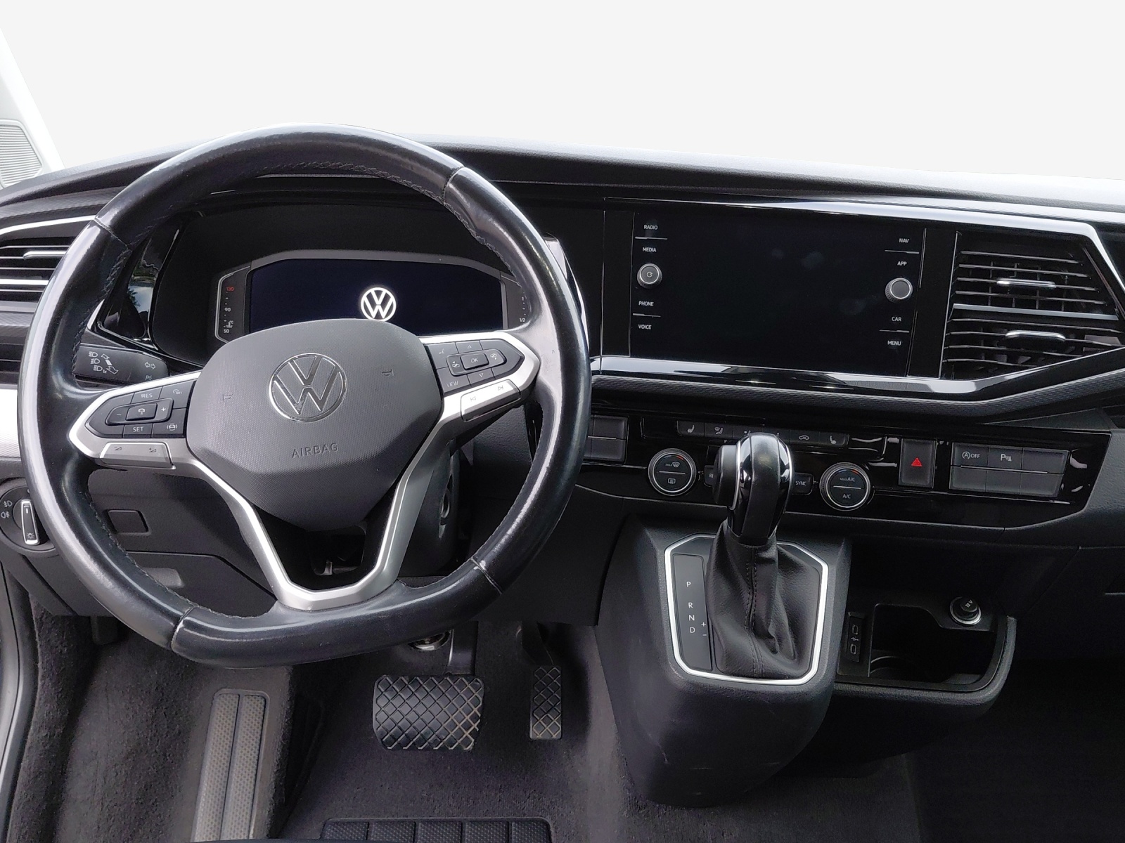 VW T6.1 Multivan 2.0 Bi-TDI Generation Six DSG-image-8
