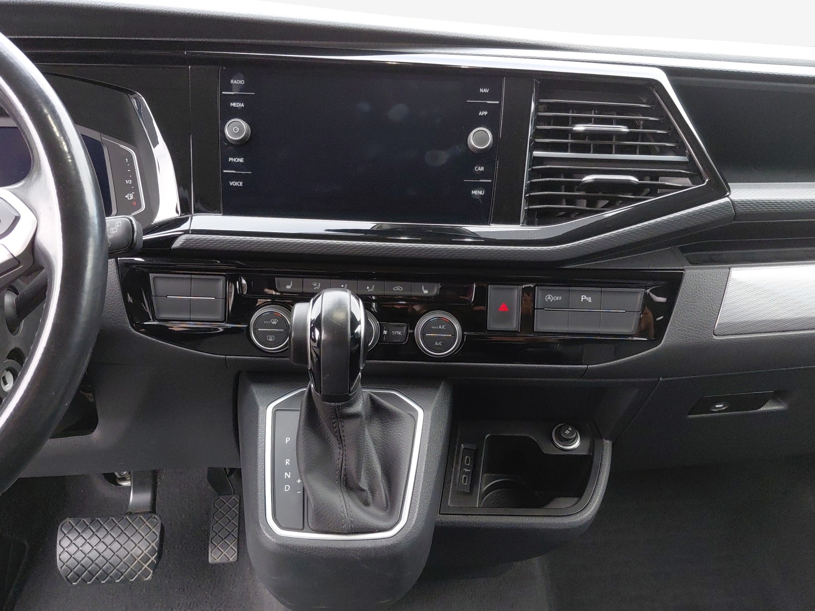 VW T6.1 Multivan 2.0 Bi-TDI Generation Six DSG-image-10