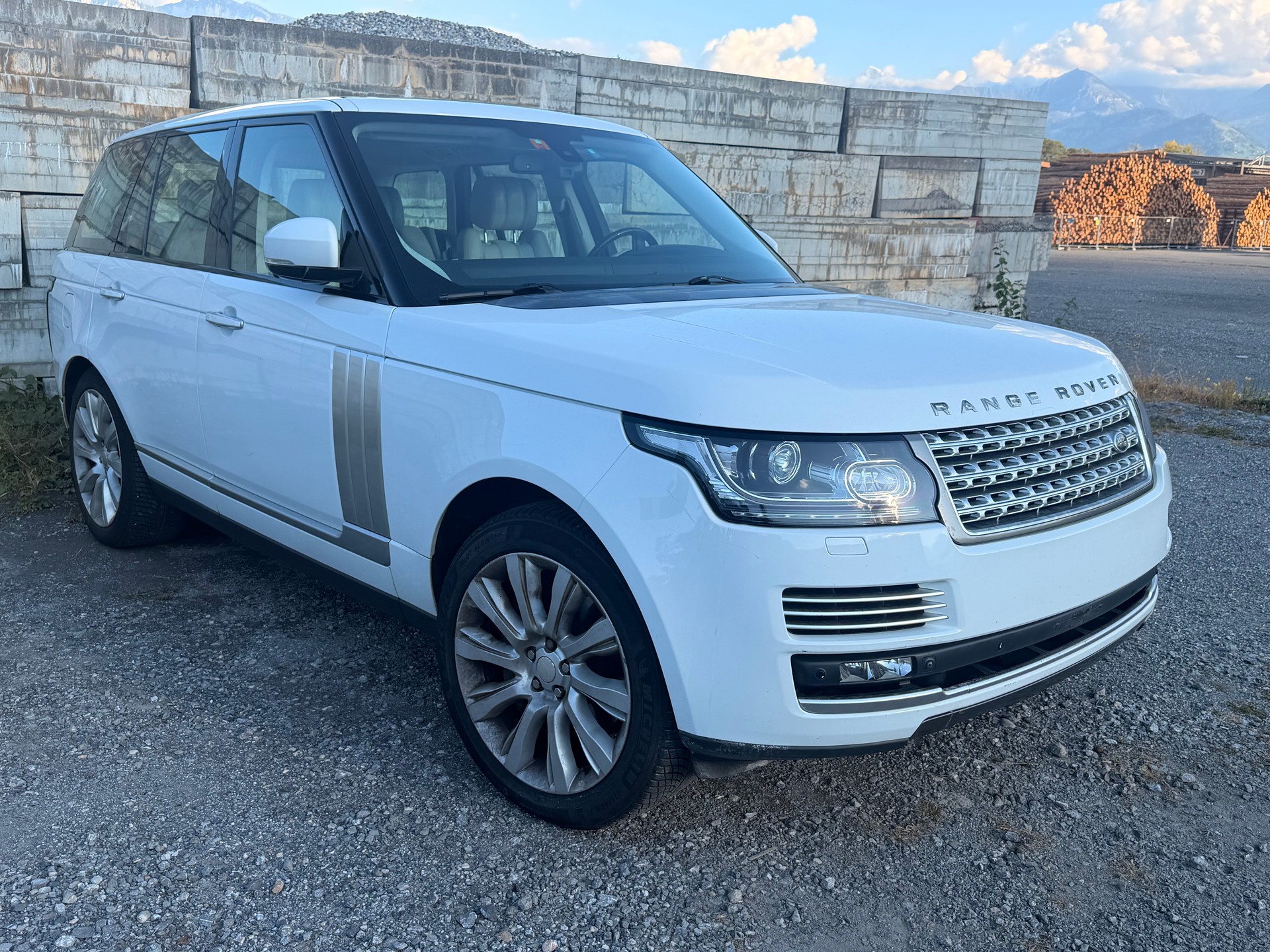 LAND ROVER Range Rover 4.4 SDV8 Autobiography Automatic-image-4