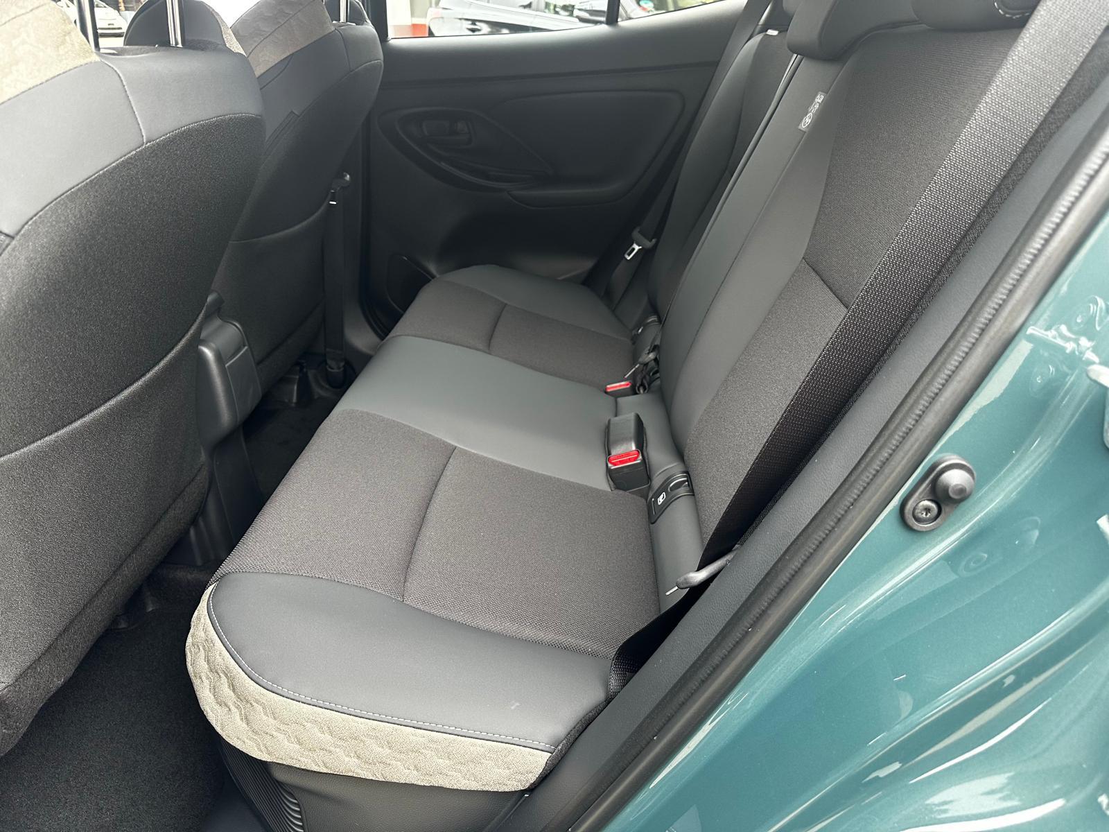 TOYOTA Yaris Cross 1.5 VVT-i HSD Premium AWD-i-image-10