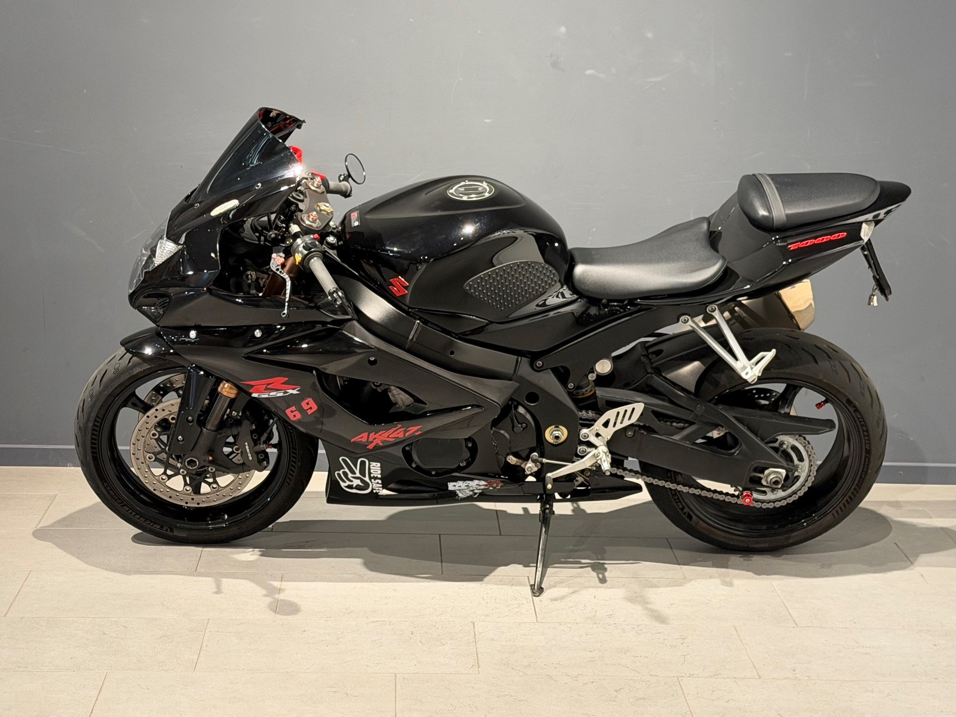 SUZUKI GSX-R 1000 K5/K6-showroom-element-3