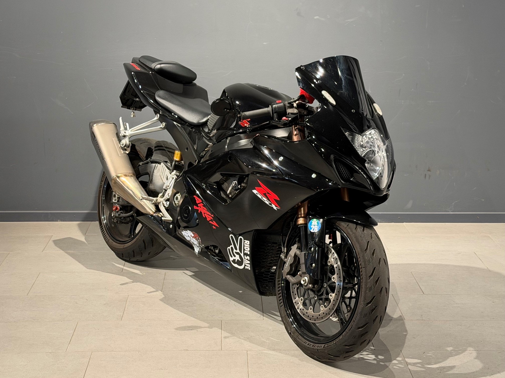 SUZUKI GSX-R 1000 K5/K6-showroom-element-1