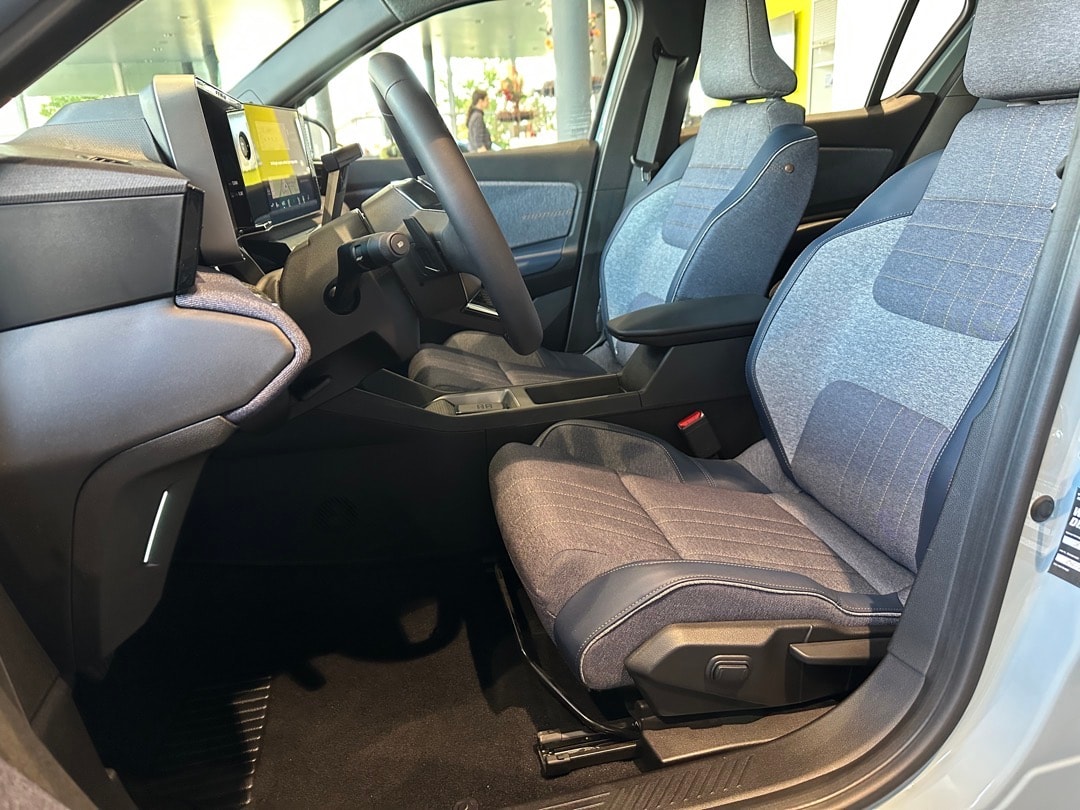 RENAULT R4 E-Tech Comfort Range 52 kWh Techno-image-9