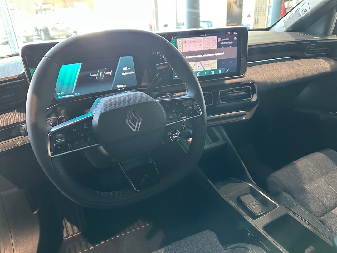 RENAULT R4 E-Tech Comfort Range 52 kWh Techno-image-12