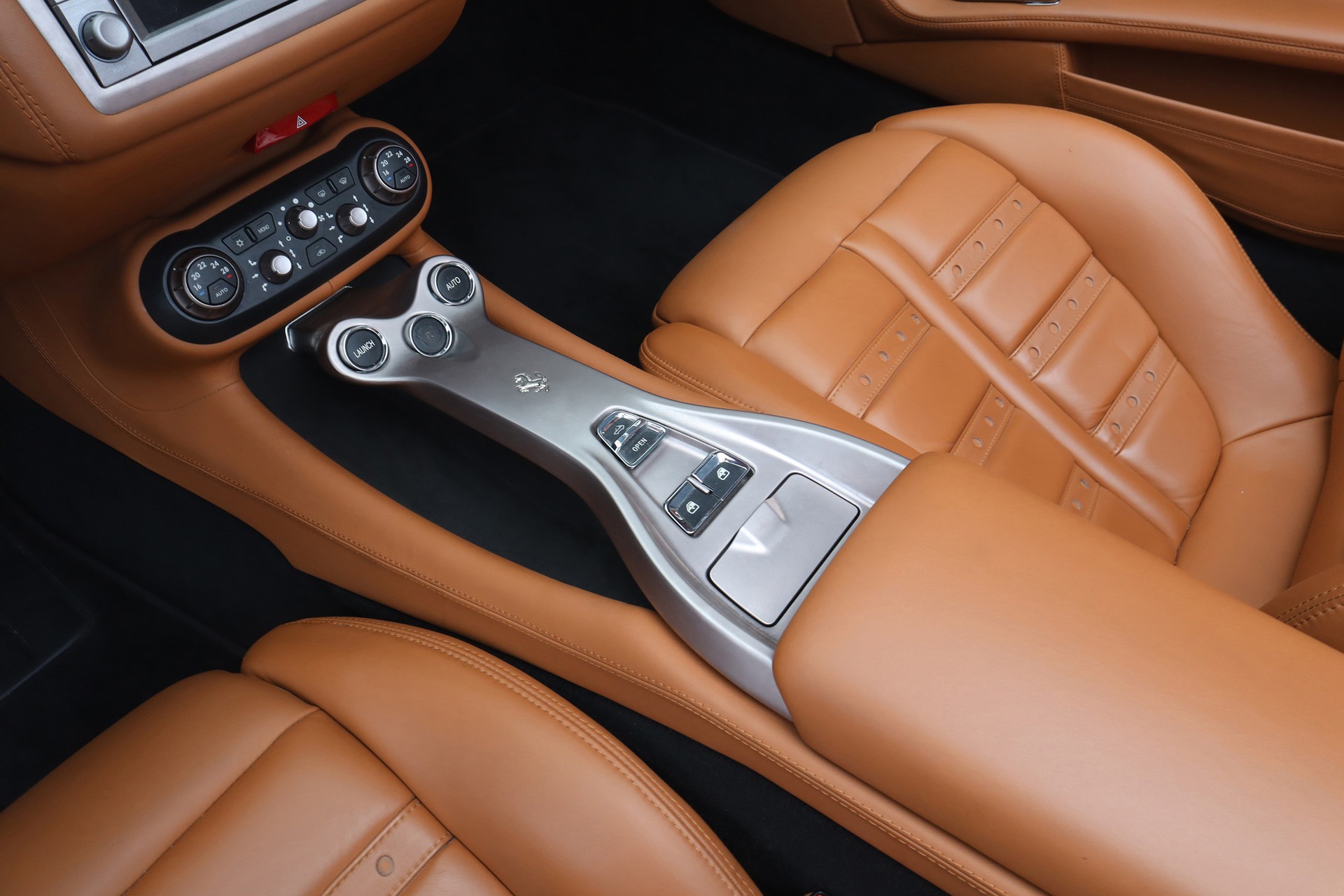 FERRARI California 4.3 V8-image-15