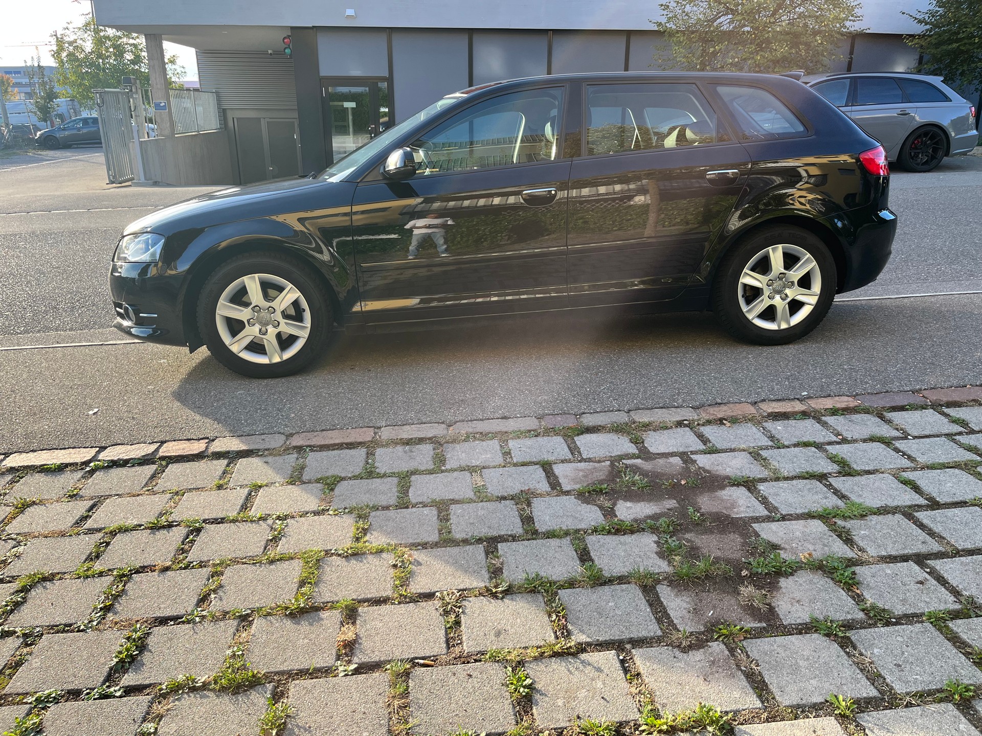 AUDI A3 Sportback 1.2 TFSI Ambiente-image-4