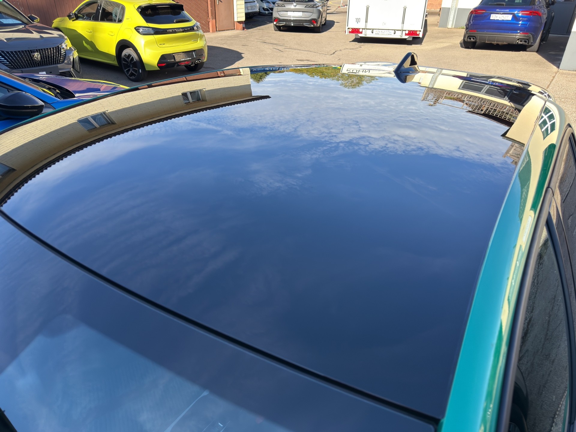 PEUGEOT 208 1.2 Hybrid Envy-image-21