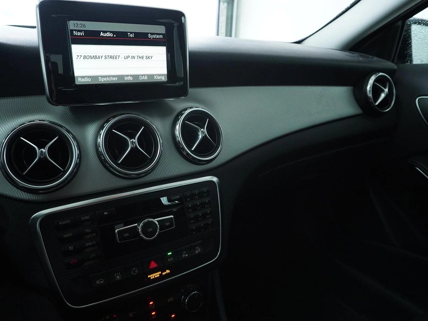 MERCEDES-BENZ GLA 220 CDI Urban 4Matic 7G-DCT-image-6