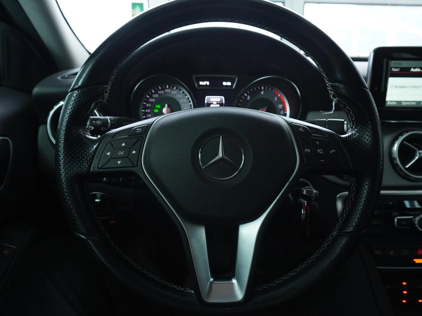 MERCEDES-BENZ GLA 220 CDI Urban 4Matic 7G-DCT-image-8