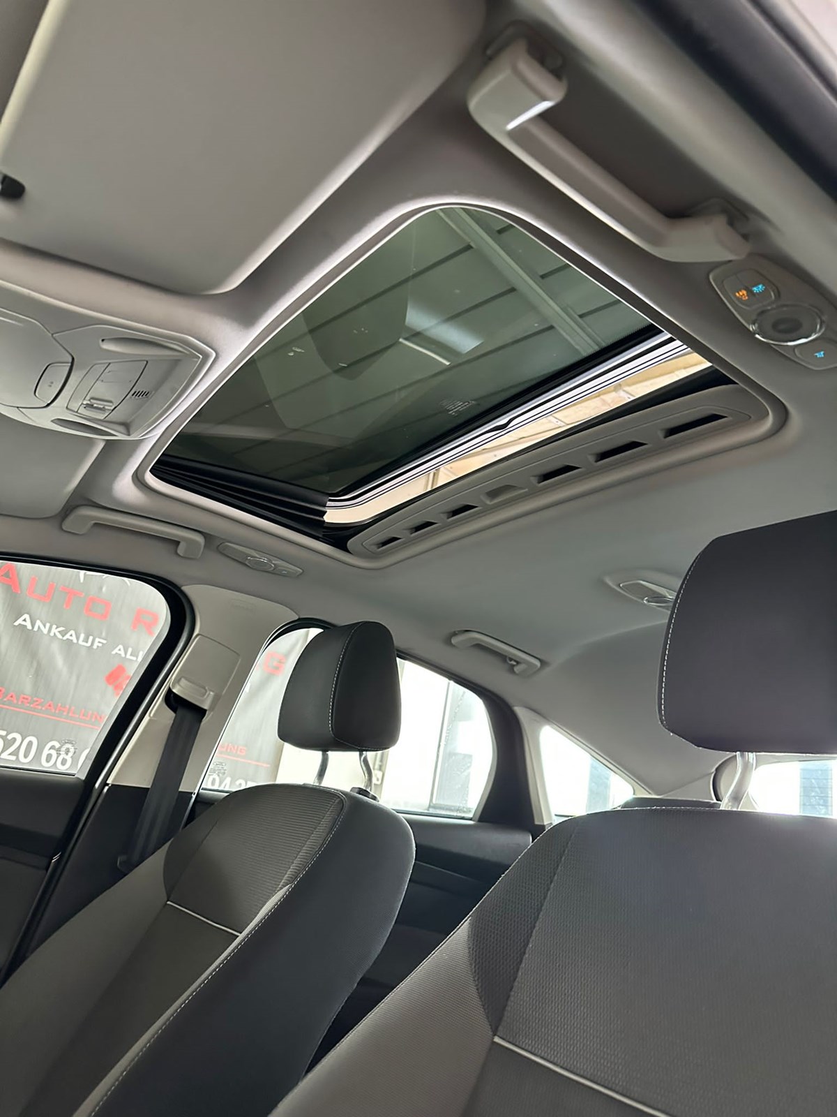 FORD Focus 1.6 TDCi ECOnetic Trend-image-12