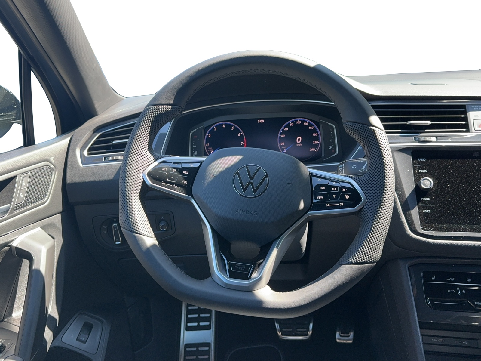VW Tiguan Allspace 2.0TSI R-Line 4Motion DSG-image-10